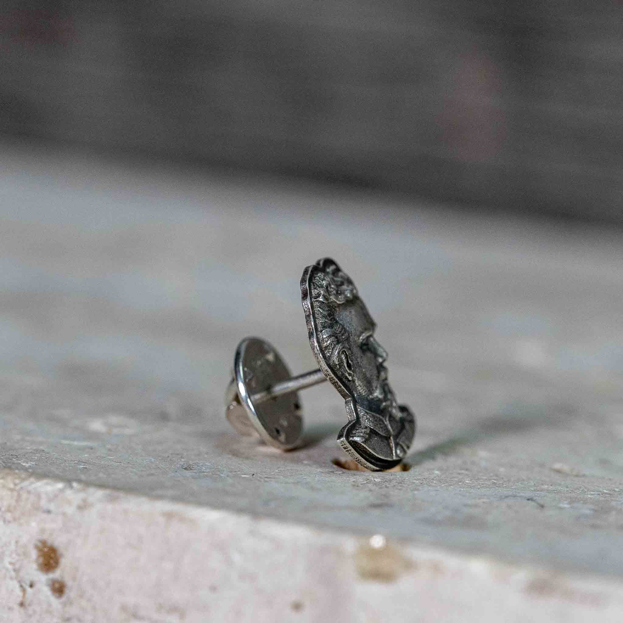 Ansteck-Pin "Kini II"