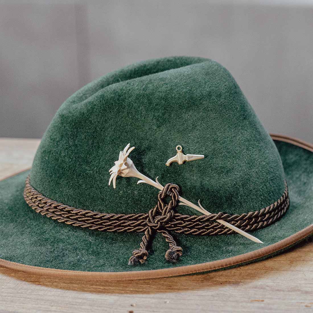 Ansteckpin "Zapfhahn" Messing mit Gravur 1328