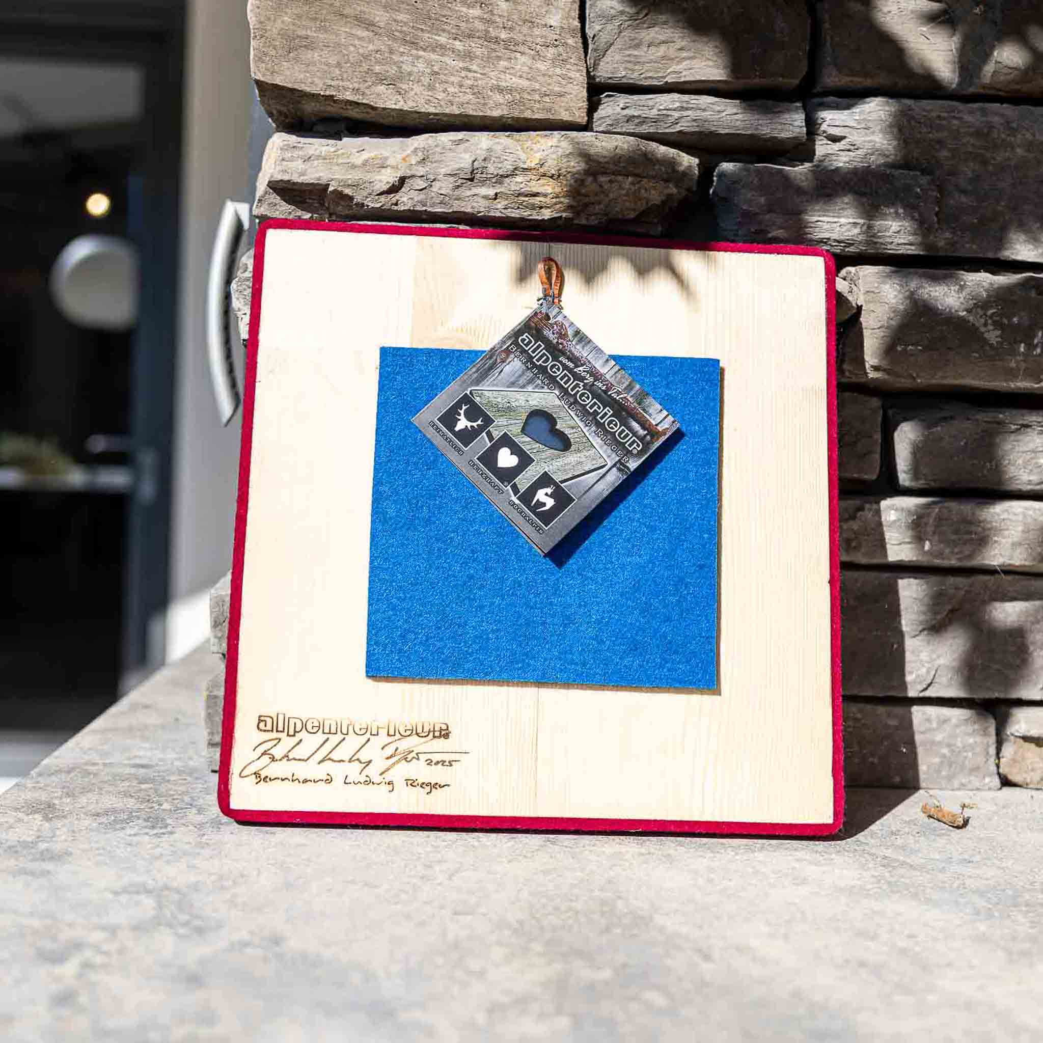 Alpen Kult-Quadrat mit Herz "blau, hellblau, rot"