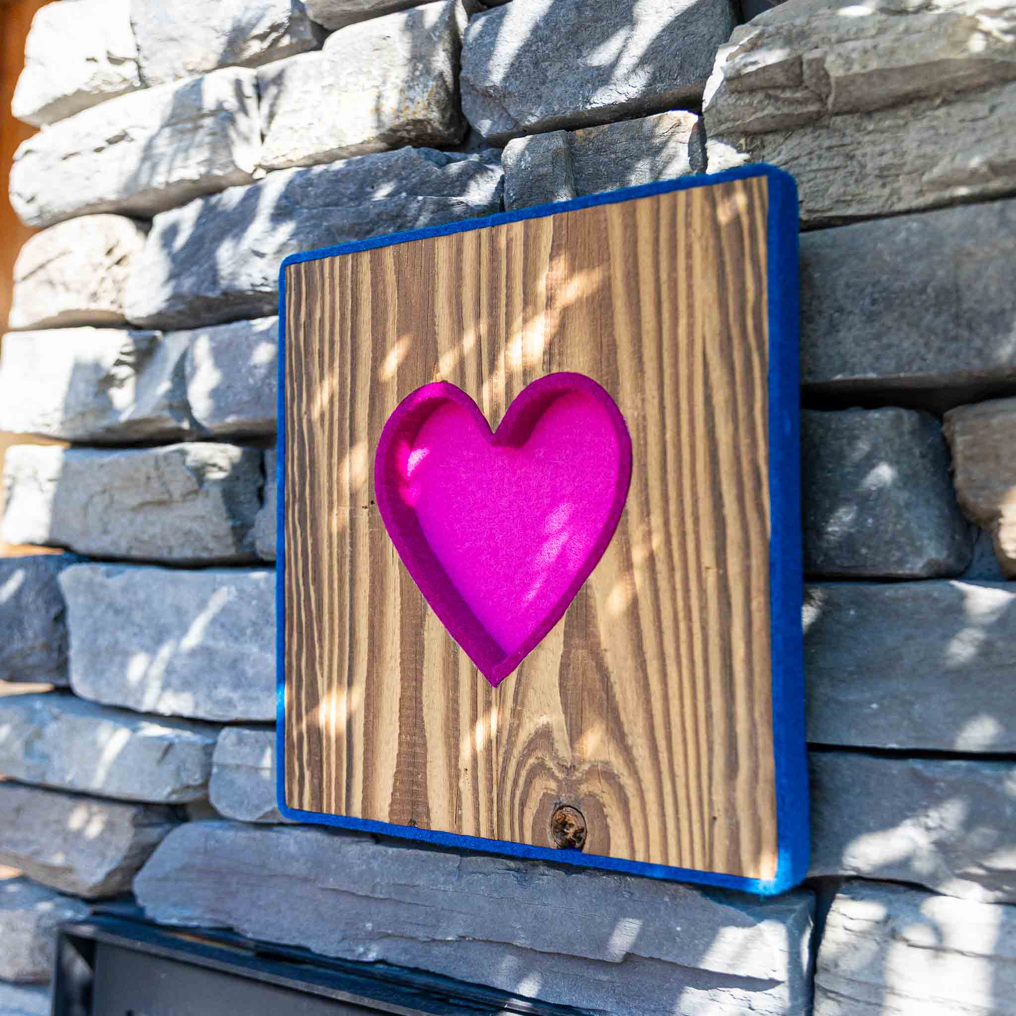 Alpen Kult-Quadrat mit Herz "pink, lila, blau"