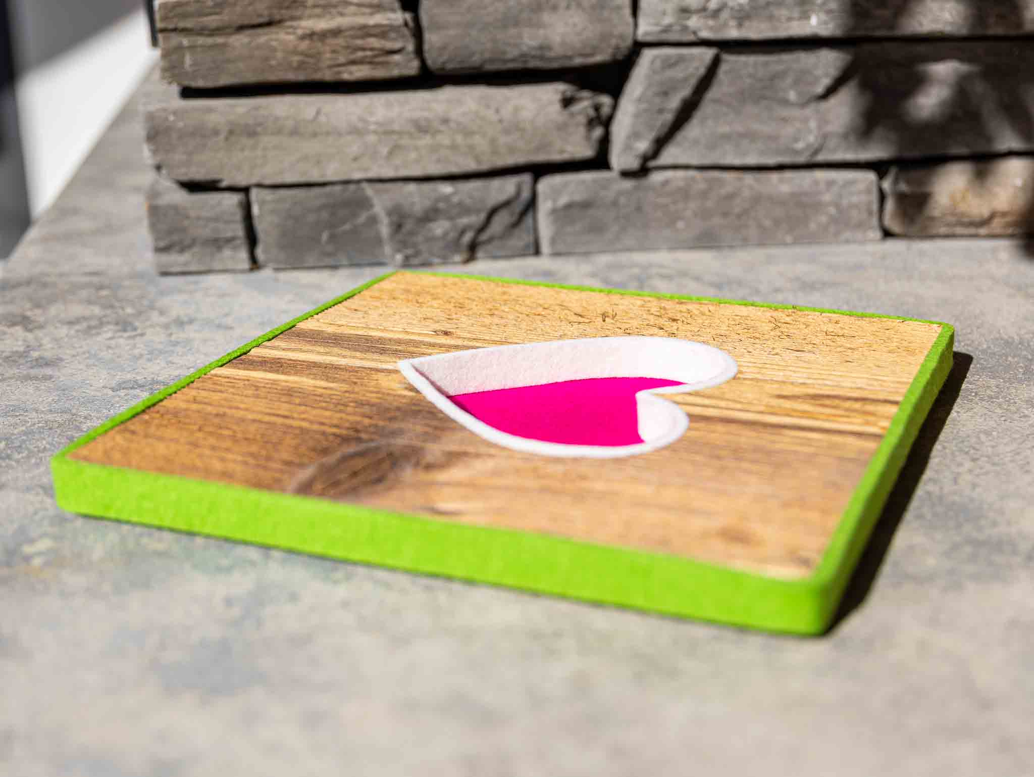 Alpen Kult-Quadrat mit Herz "pink, weiß hellgrün"