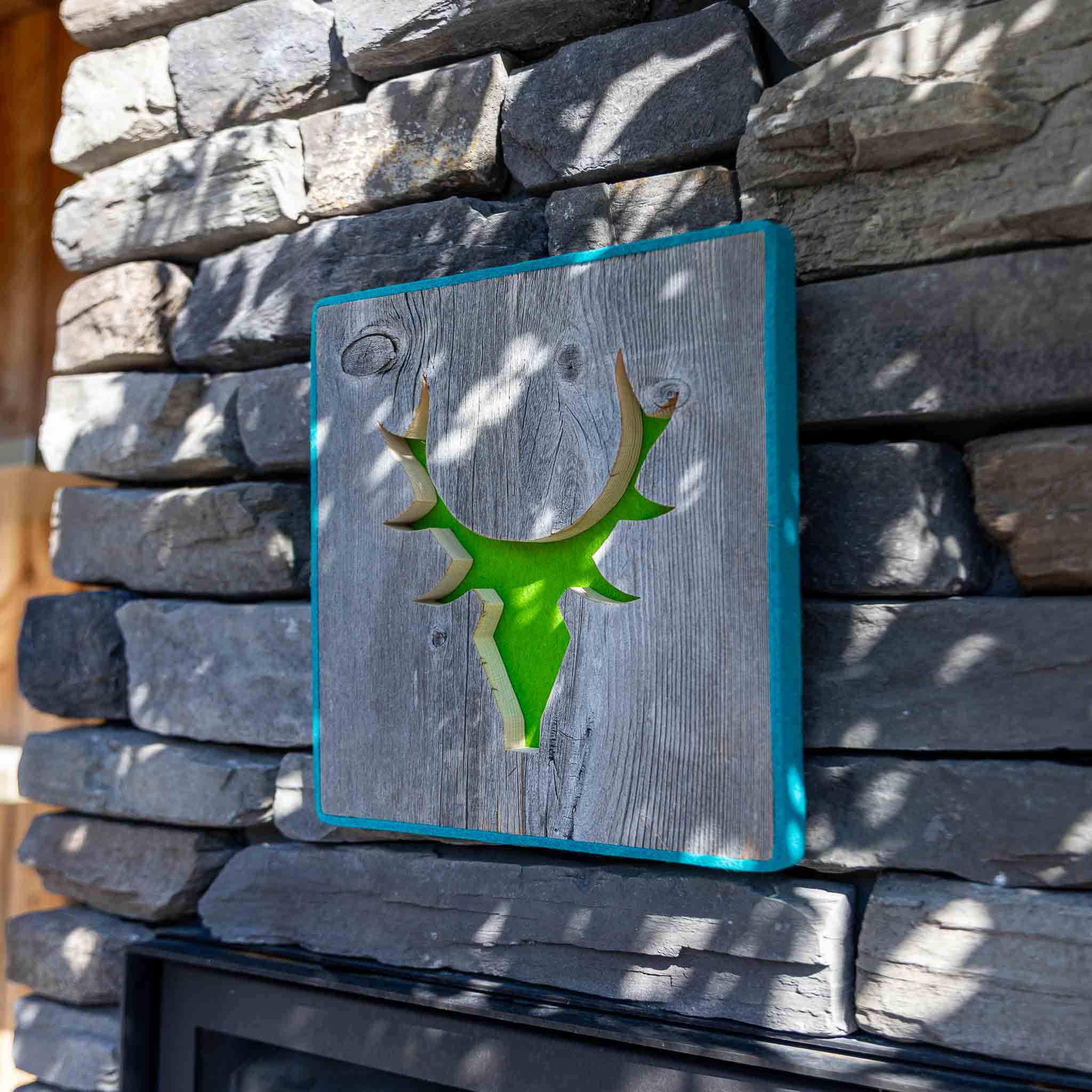 Alpen Kult-Quadrat mit Hirsch "hellgrün, türkis"