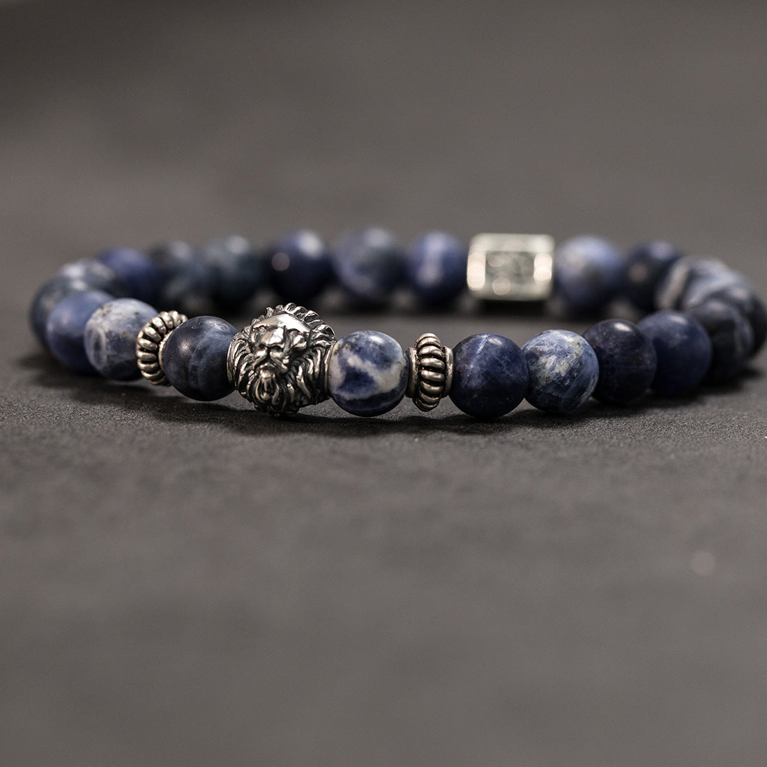 Hoamat-Armband "Chiemgaulöwe" Sodalith