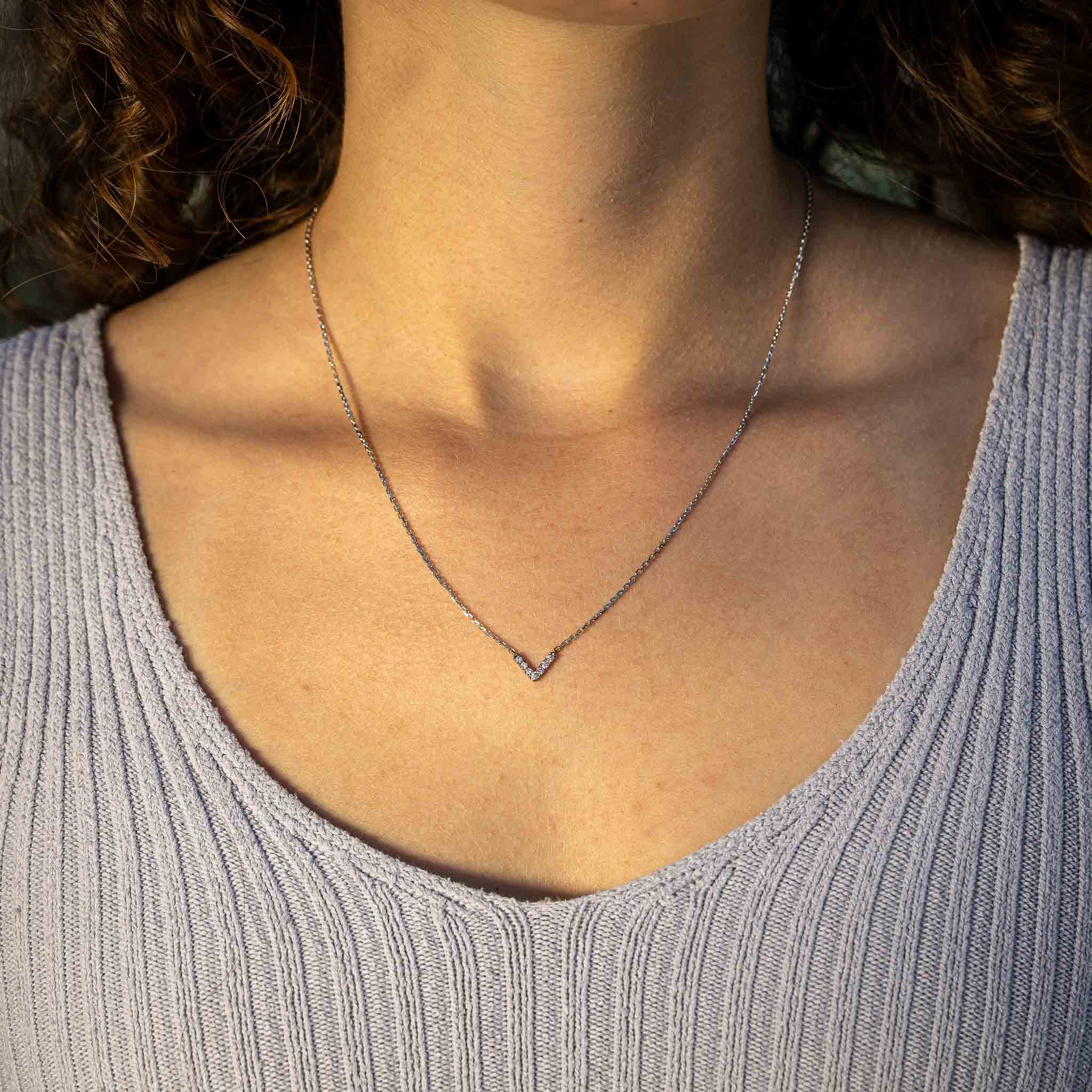 Halskette "Amors Pfeil" aus 14 Karat Weißgold mit Brillanten