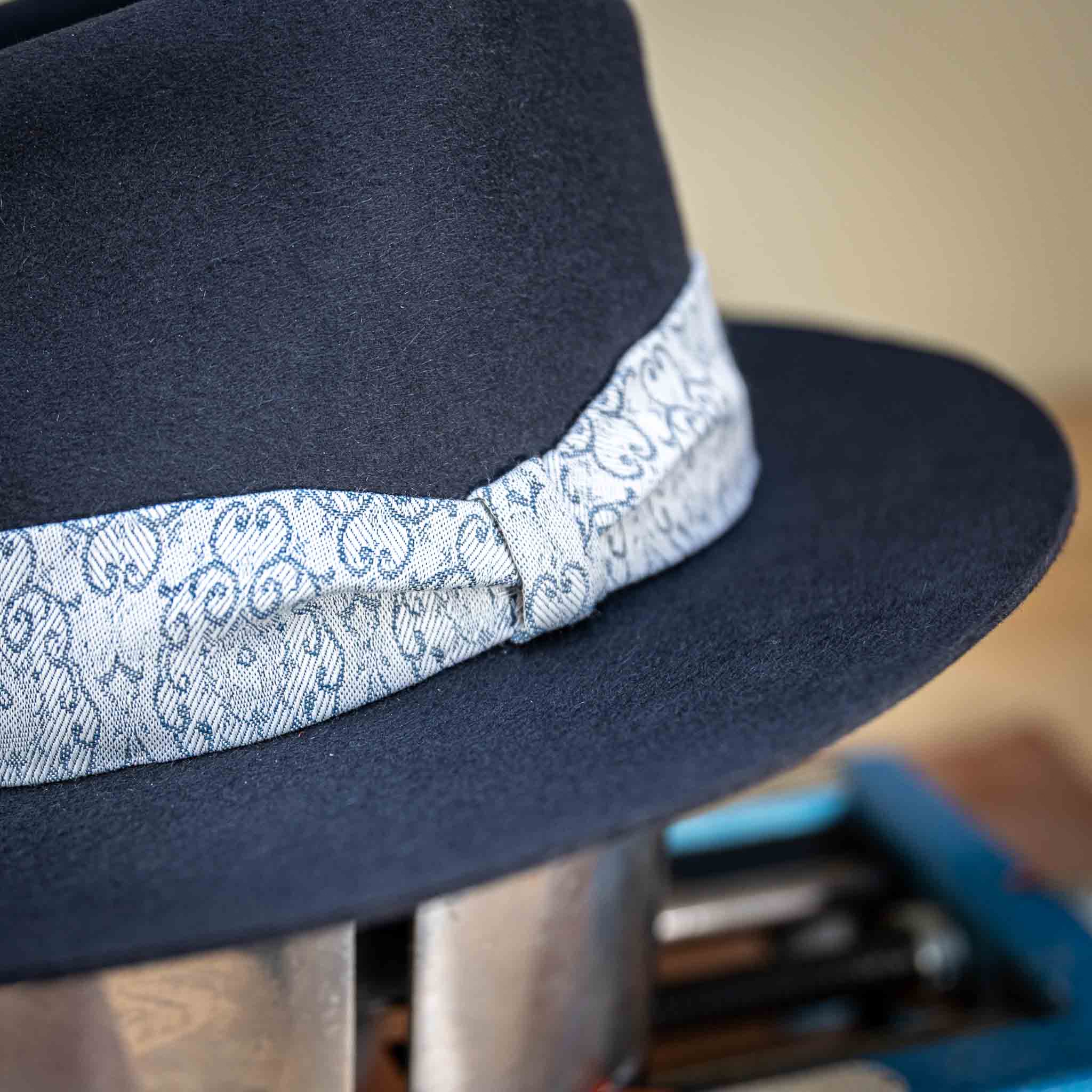 Fedora Hut Deep Navyblu aus Hasenhaar | UNIKAT | handgefertigt by JULIEN SCHAEDEL | MAMMA BAVARIA KOLLEKTIV