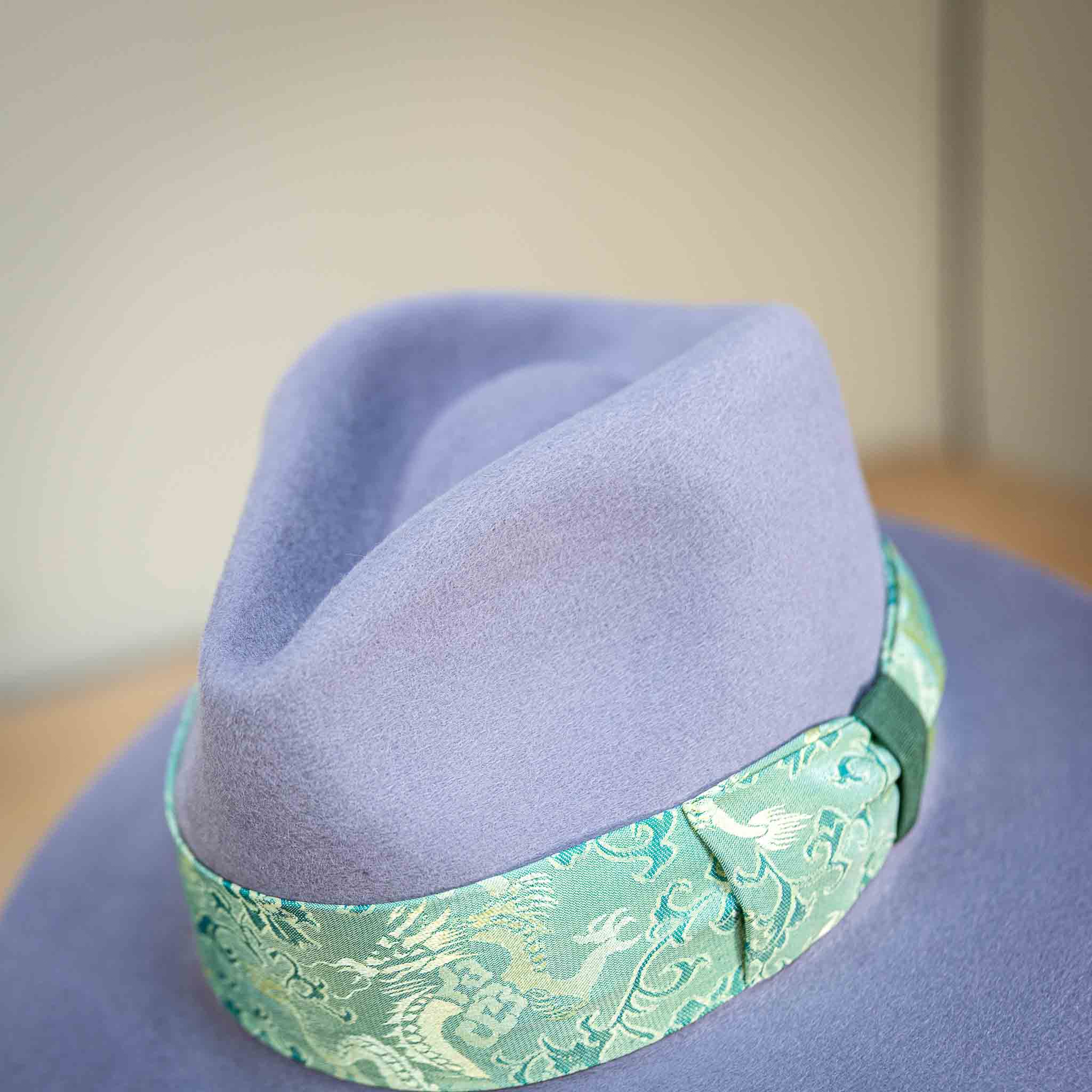 Fedora Hut Soft Grey aus Hasenhaar | UNIKAT | handgefertigt by JULIEN SCHAEDEL | MAMMA BAVARIA KOLLEKTIV