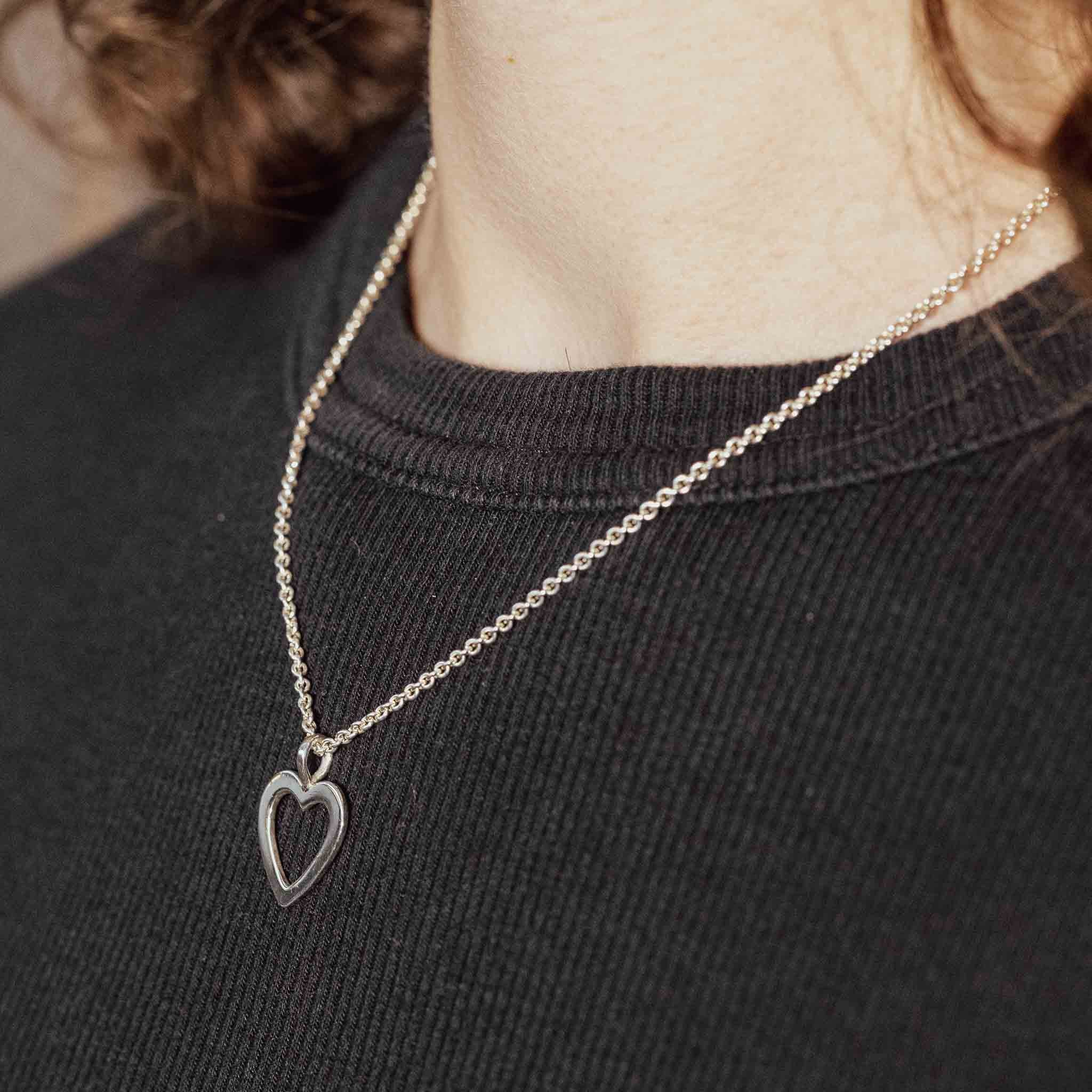 Schmuck-Set Anhänger "Herzausschnitt" mit Ankerkette 42 cm -Einzelstück