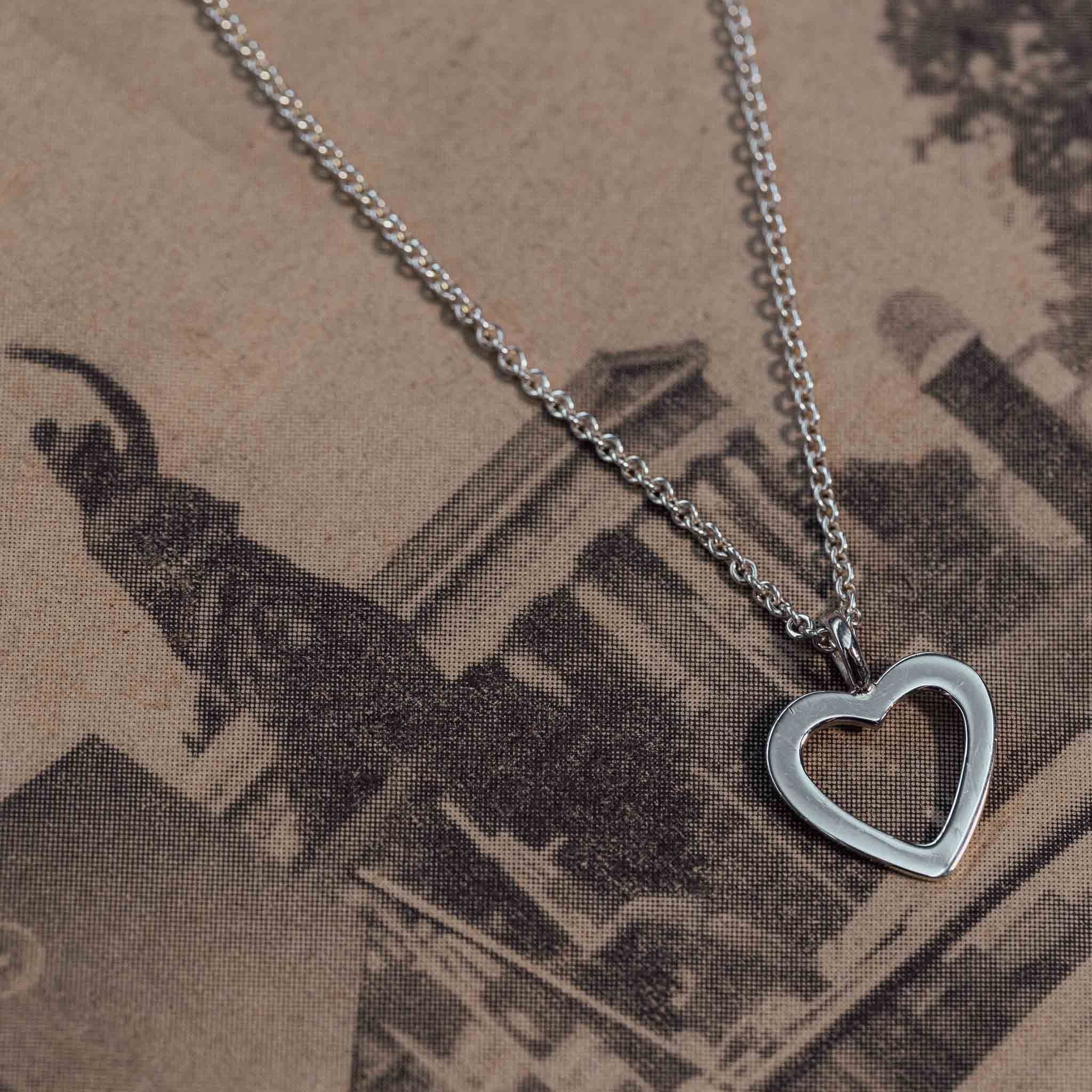 Schmuck-Set Anhänger "Herzausschnitt" mit Ankerkette 42 cm -Einzelstück