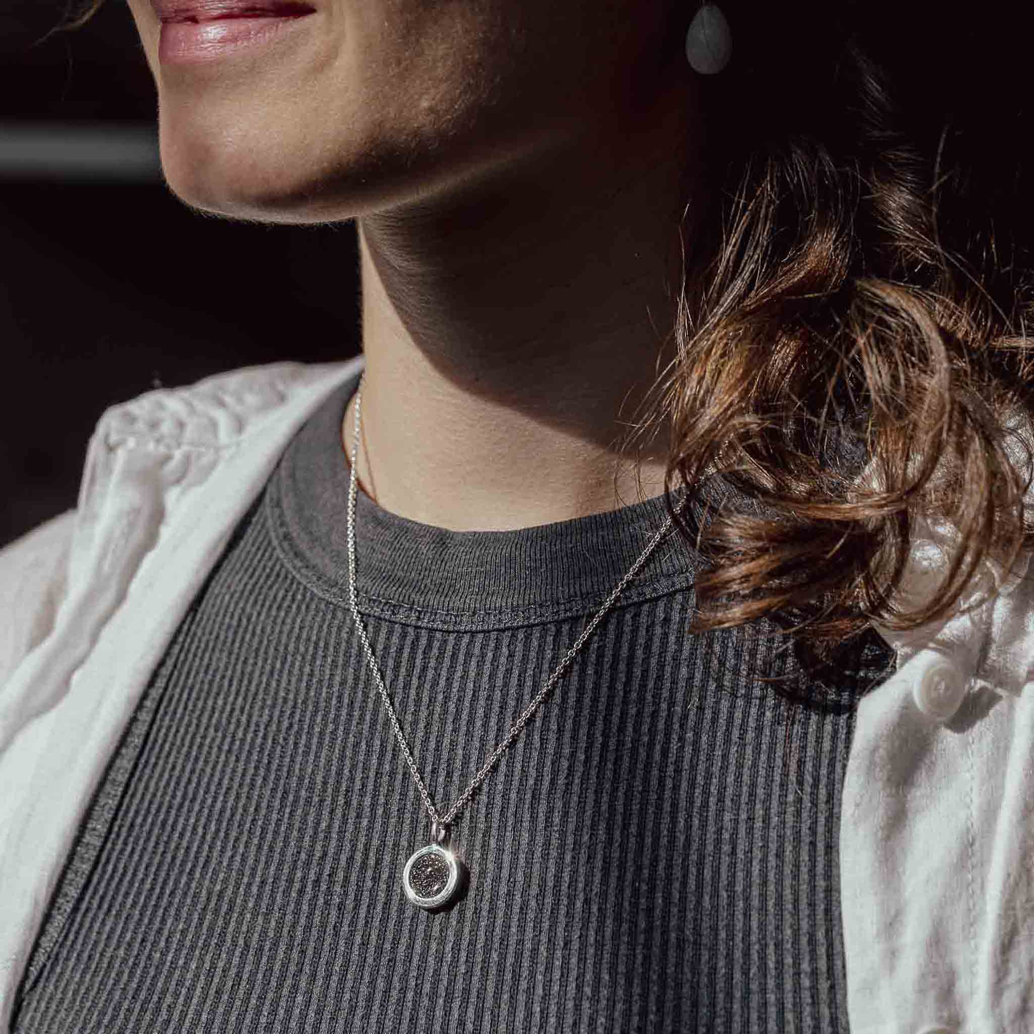 Ketten-Anhänger "Weilst a Herz hosd, wia a Bergwerk"