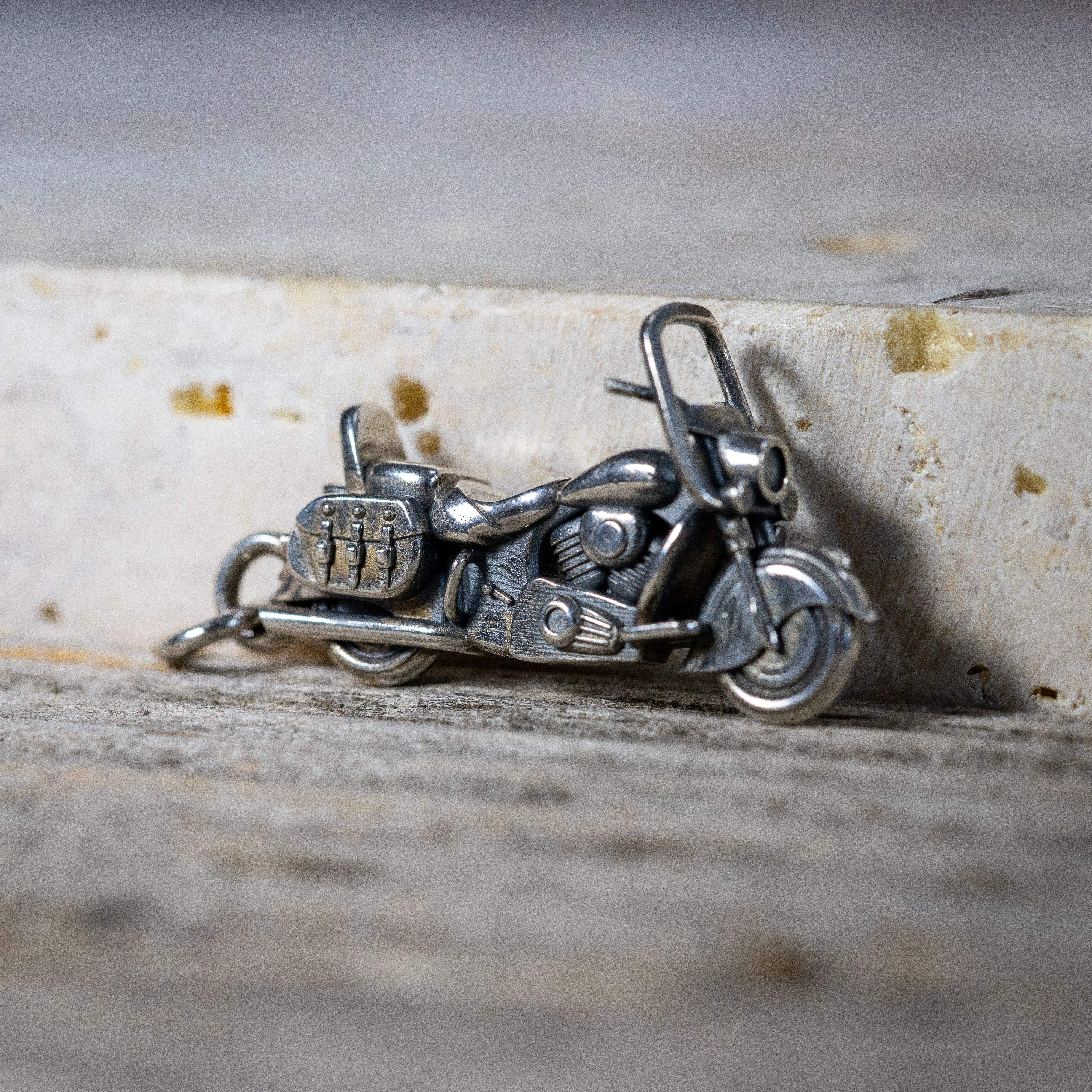 Anhänger "Motorrad" aus Sterlingsilber