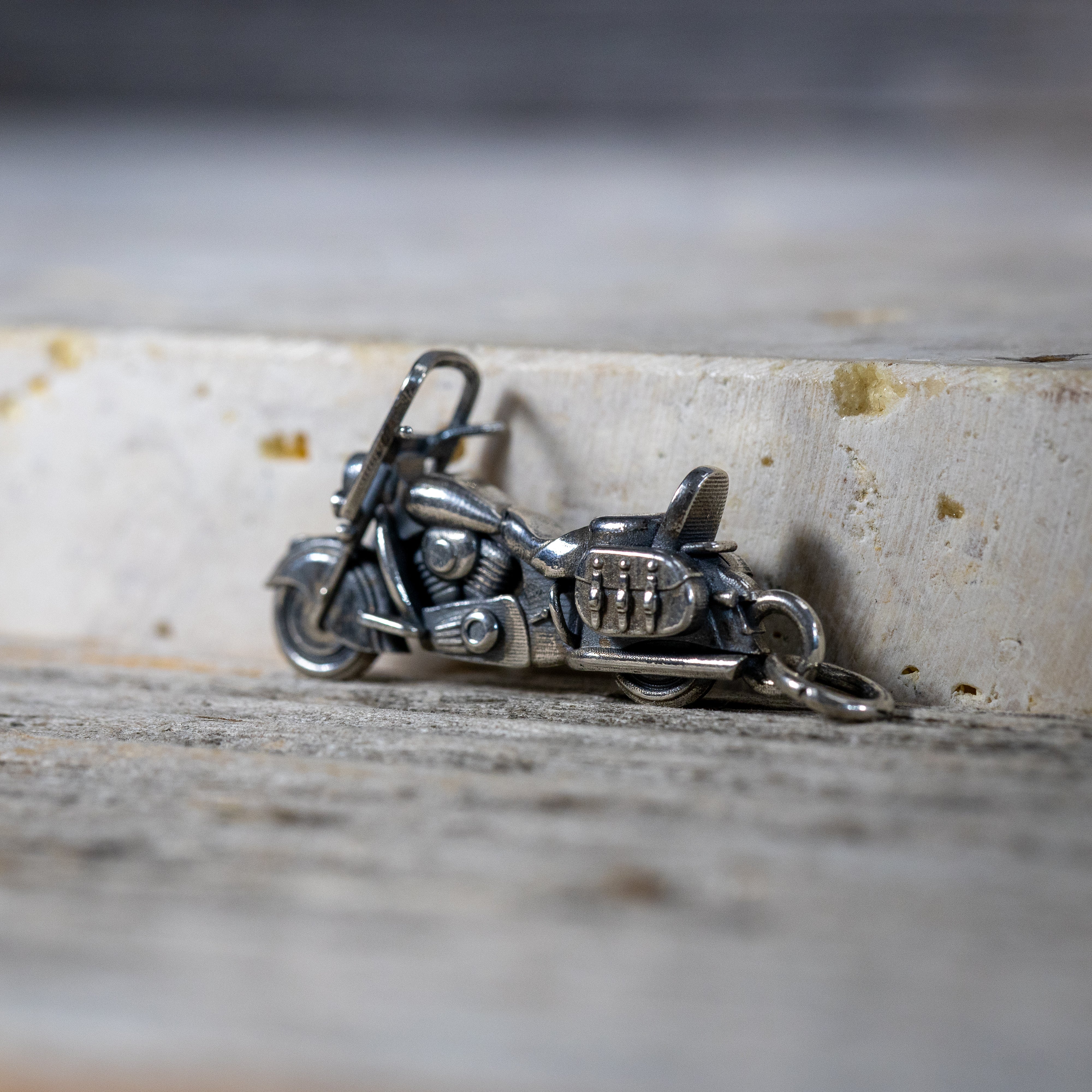 Anhänger "Motorrad" aus Sterlingsilber