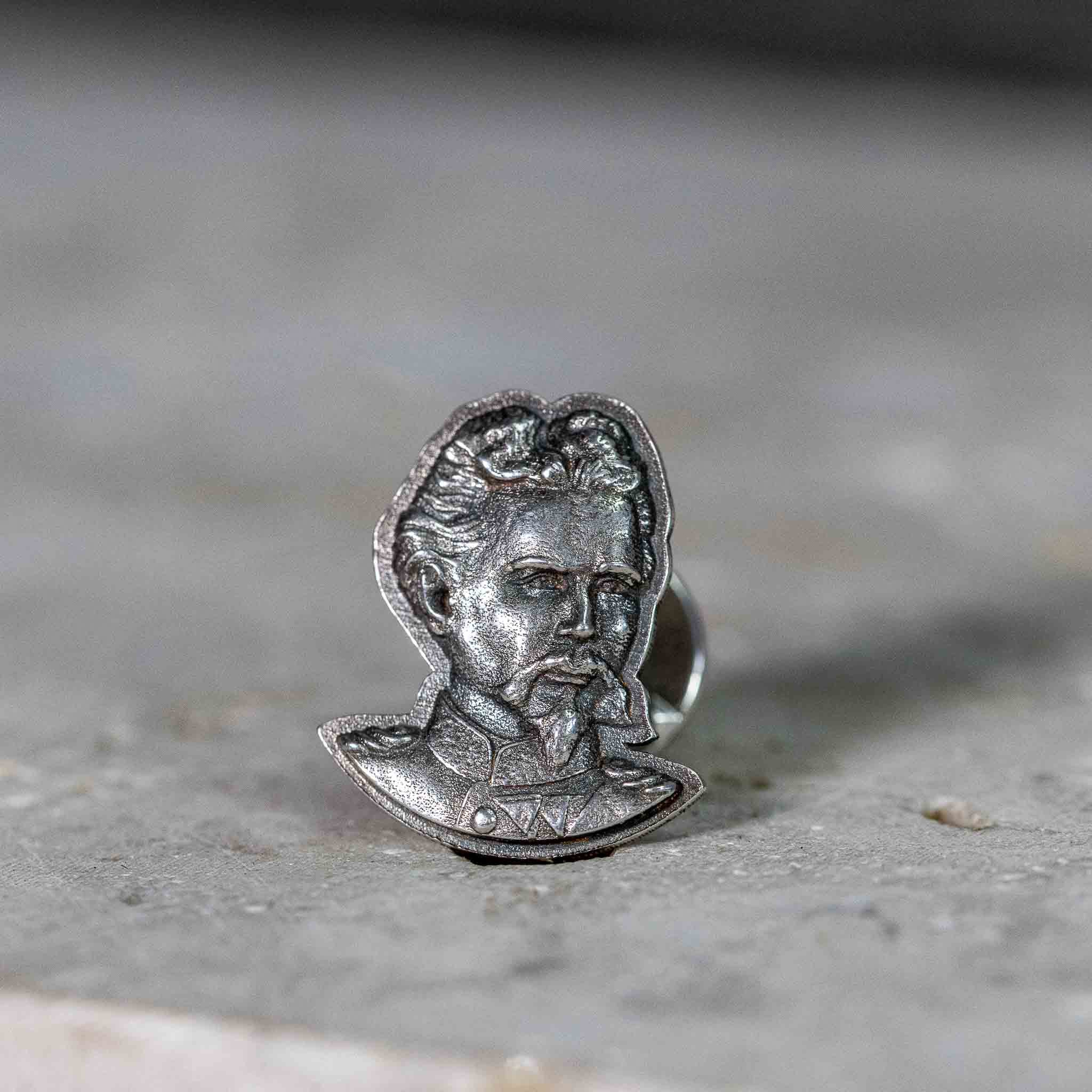 Ansteck-Pin "Kini II"