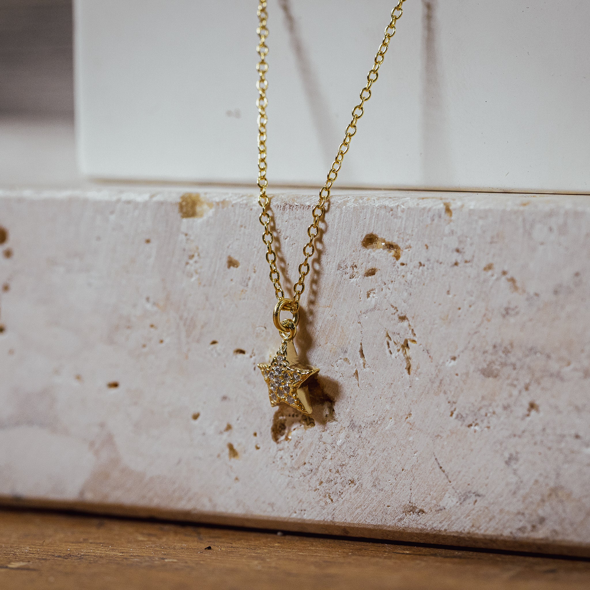 Halskette „Stern“ – vergoldet mit Zirkonia