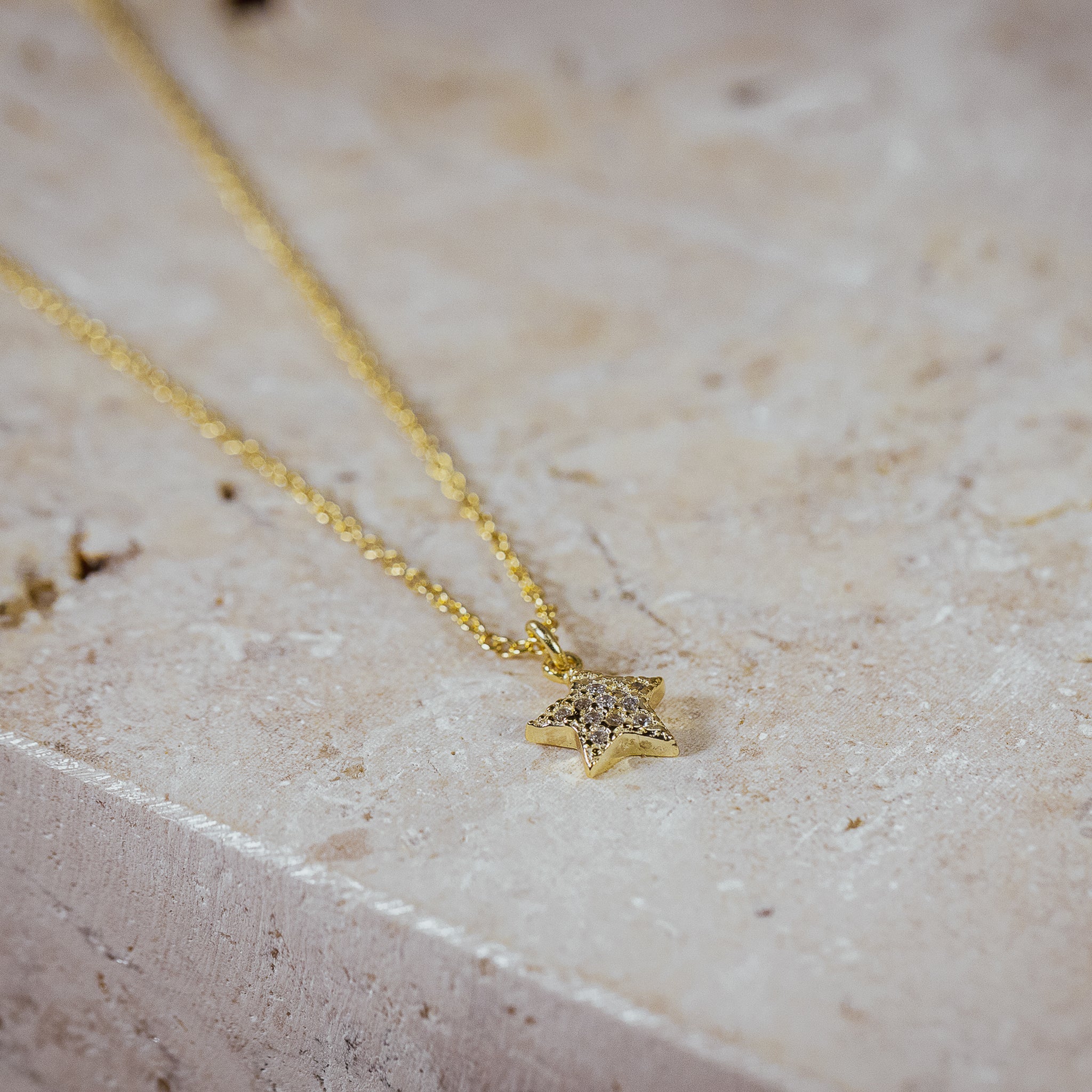 Halskette „Stern“ – vergoldet mit Zirkonia