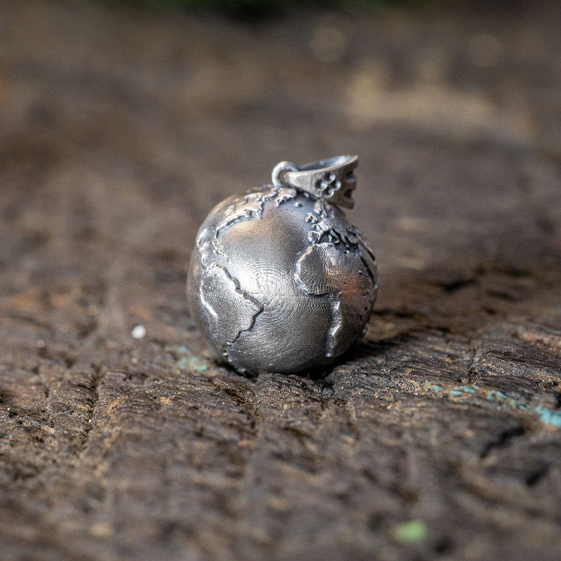 Ketten-Anhänger "Weltkugel" aus 925er Sterlingsilber