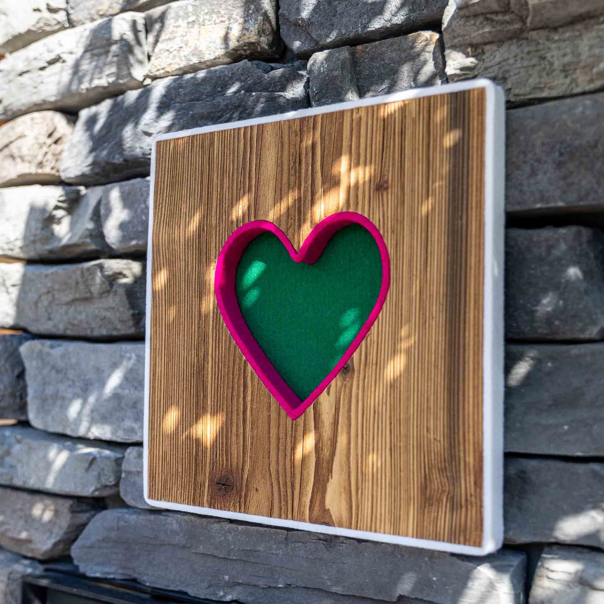 Alpen Kult-Quadrat mit Herz "grün, pink, weis"