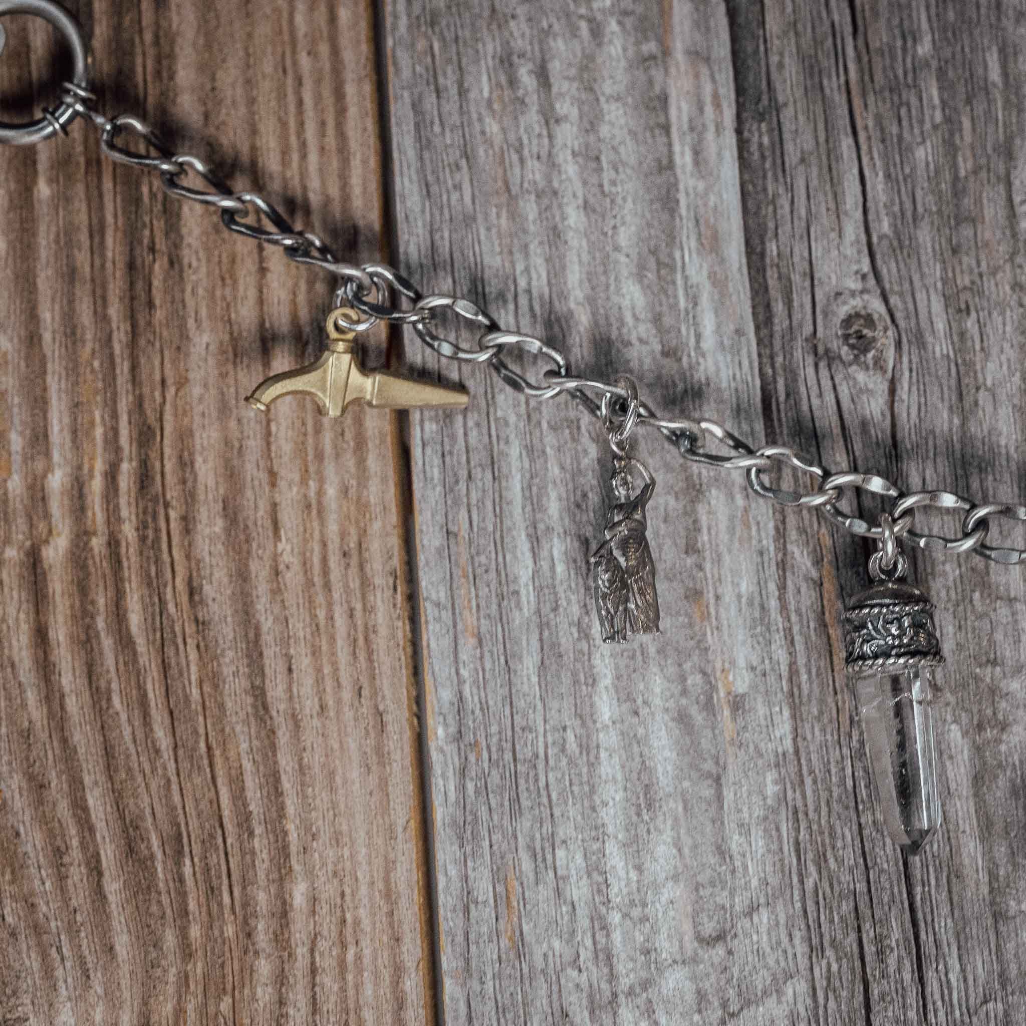 Charivari „Tradition“ – 7 Anhänger in kraftvoller Kombination