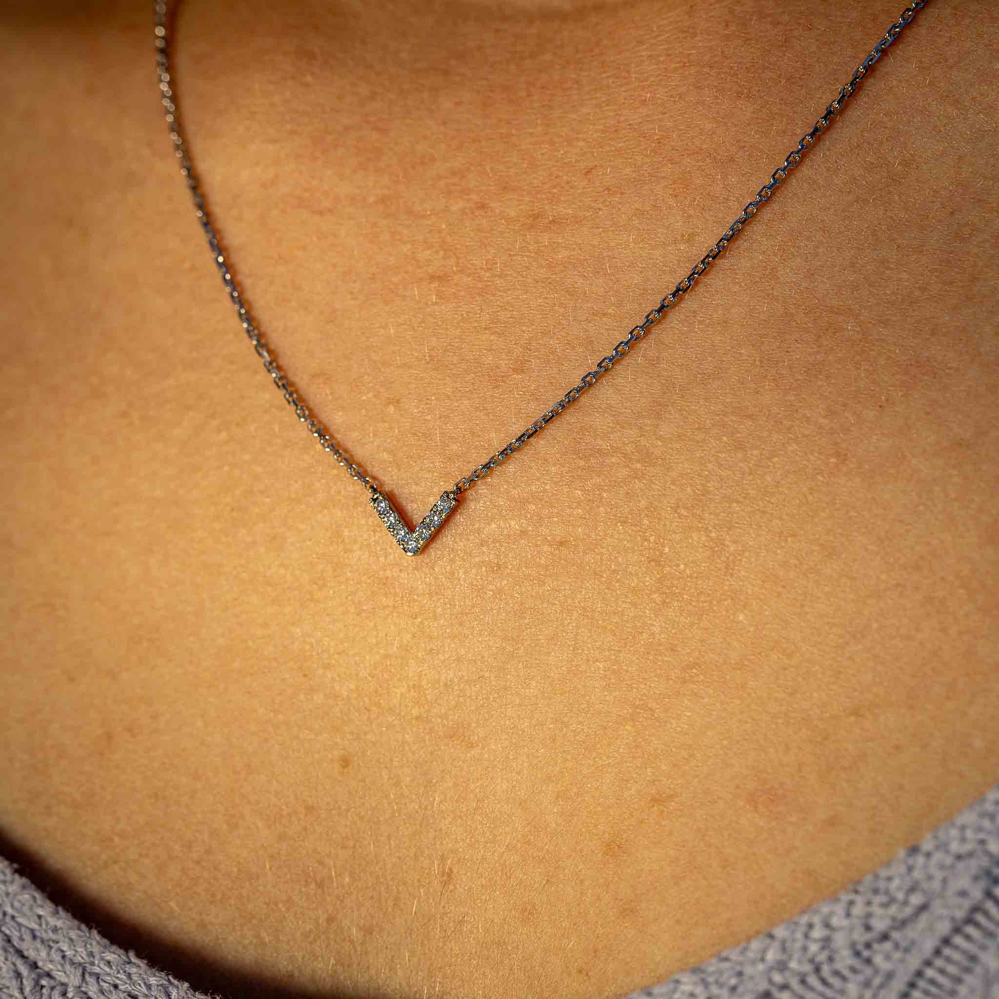 Halskette "Amors Pfeil" aus 14 Karat Weißgold mit Brillanten