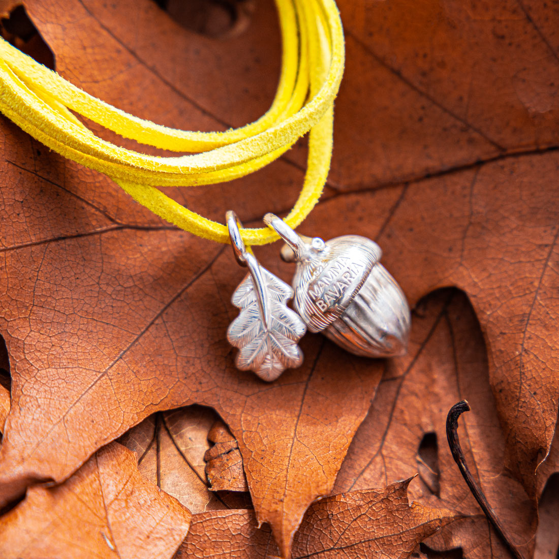 Ketten-Anhänger  "Eichel mit Eichblatt" Sterlingsilber in der Frühlings-Edition