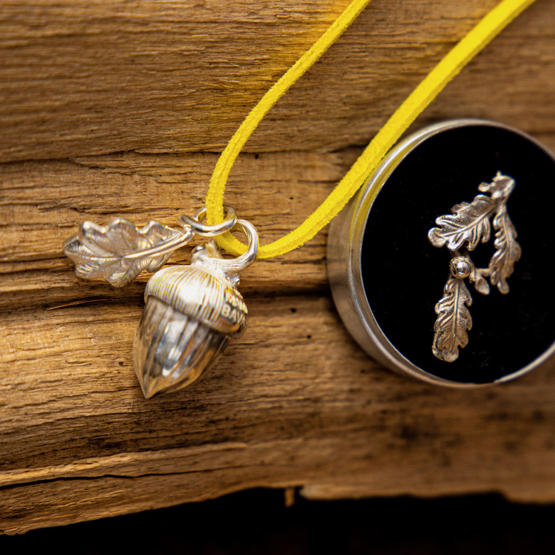 Ketten-Anhänger "Eichel mit Eichblatt" Sterlingsilber Gelbgold vergoldet in der Frühlings-Edition