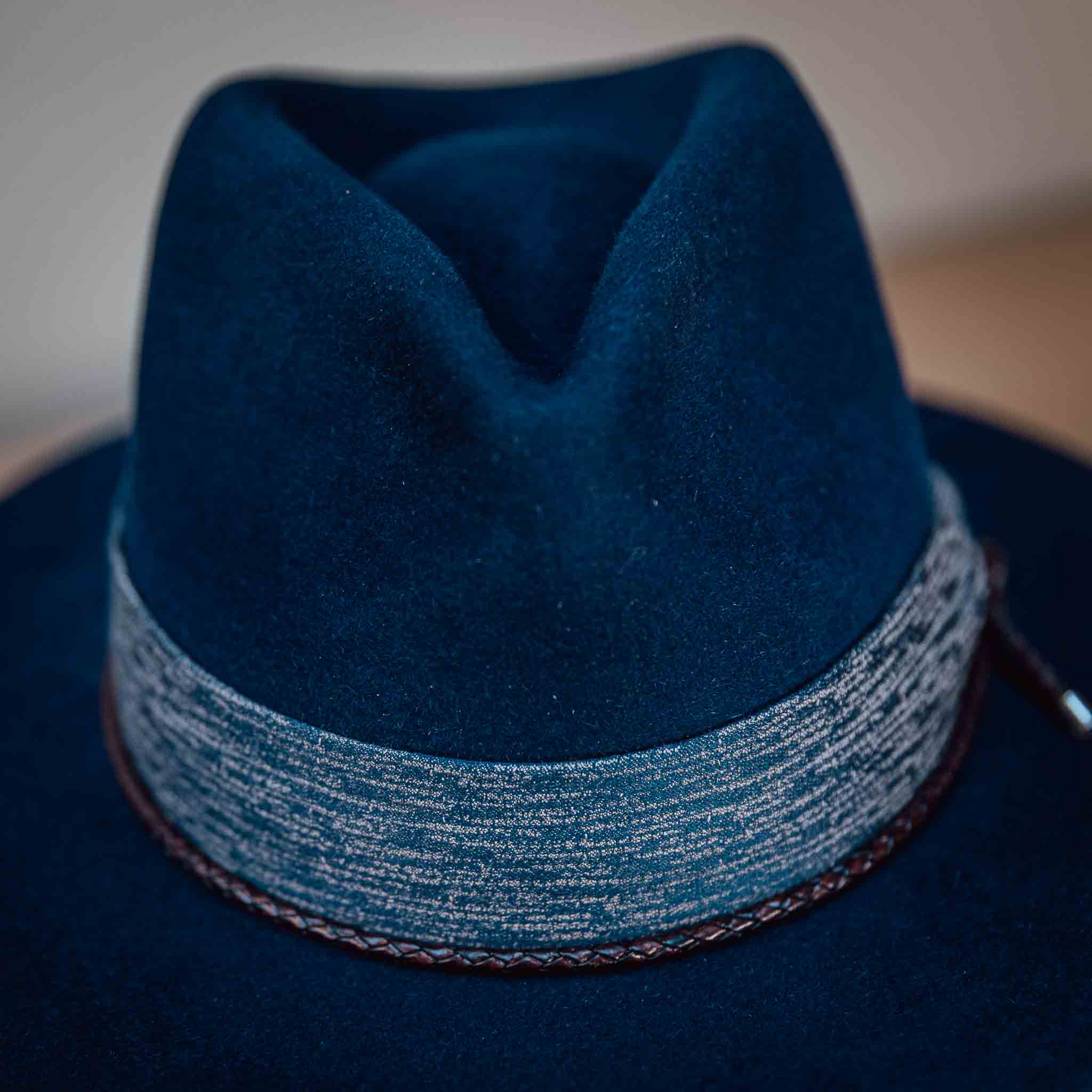 Fedora Hut Navy aus Hasenhaar |UNIKAT | handgefertigt by JULIEN SCHAEDEL | MAMMA BAVARIA KOLLEKTIV