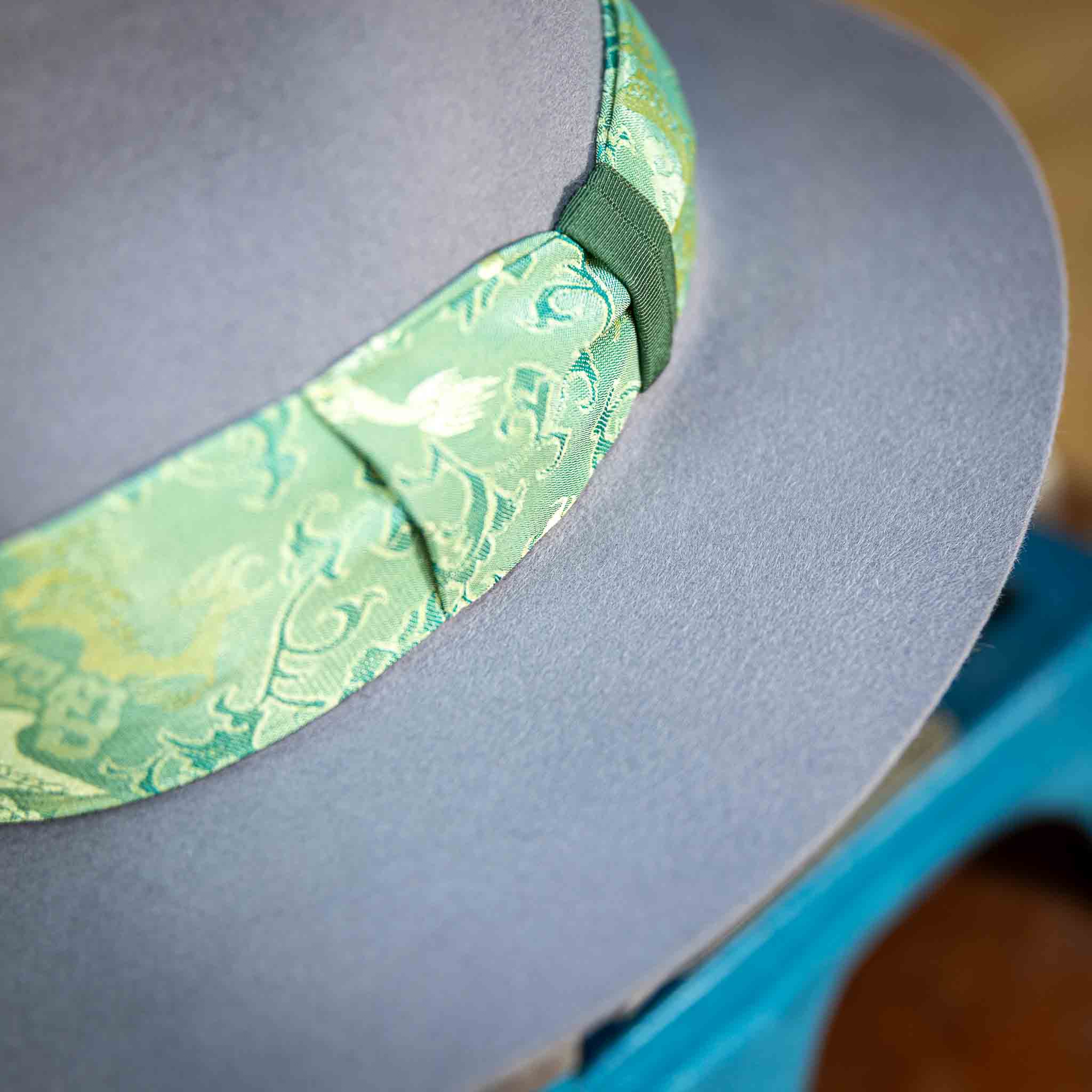 Fedora Hut Soft Grey aus Hasenhaar | UNIKAT | handgefertigt by JULIEN SCHAEDEL | MAMMA BAVARIA KOLLEKTIV