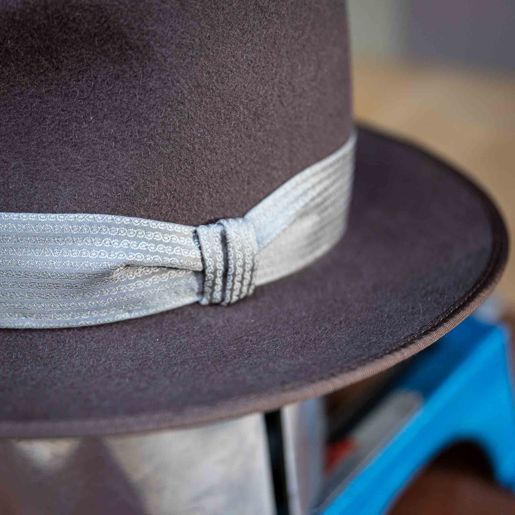 Fedora Hut Walnussbraun aus Hasenhaar | UNIKAT | handgefertigt by JULIEN SCHAEDEL | MAMMA BAVARIA KOLLEKTIV