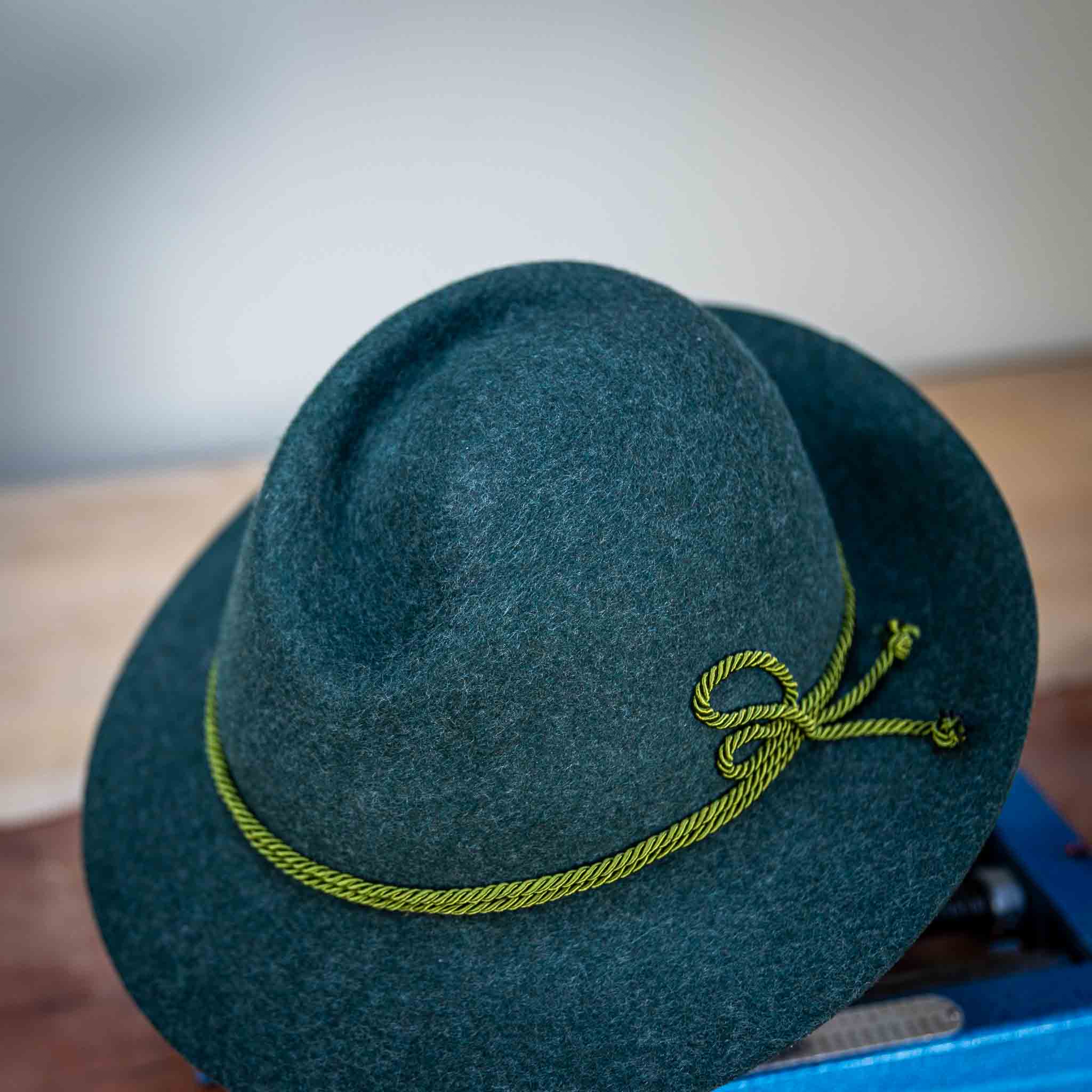 Dreher 6er Hut blaugrün aus Wollfilz | handgefertigt by JULIEN SCHAEDEL | MAMMA BAVARIA KOLLEKTIV