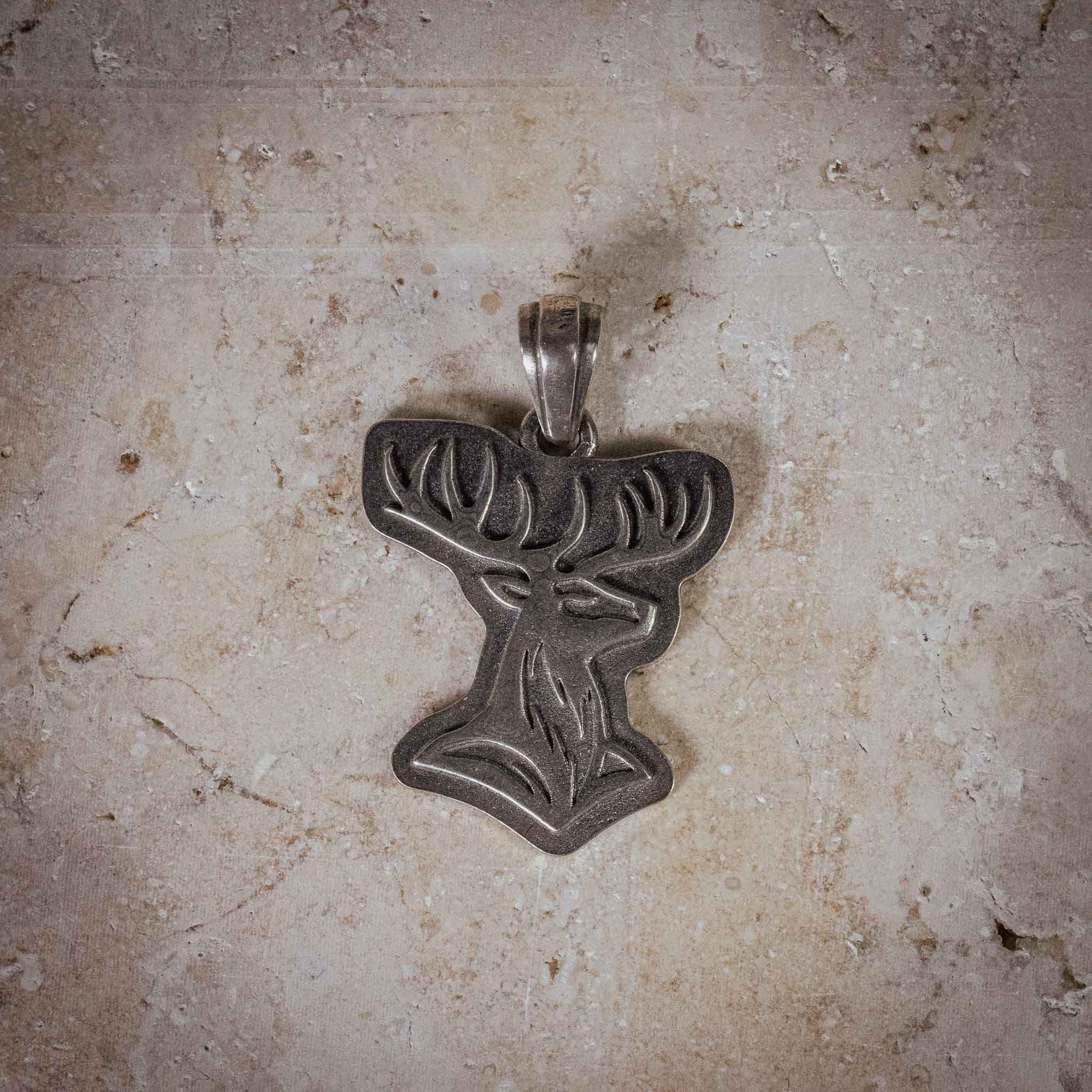 Kettenanhänger „Hirsch“ – geschwärzt in Sterlingsilber