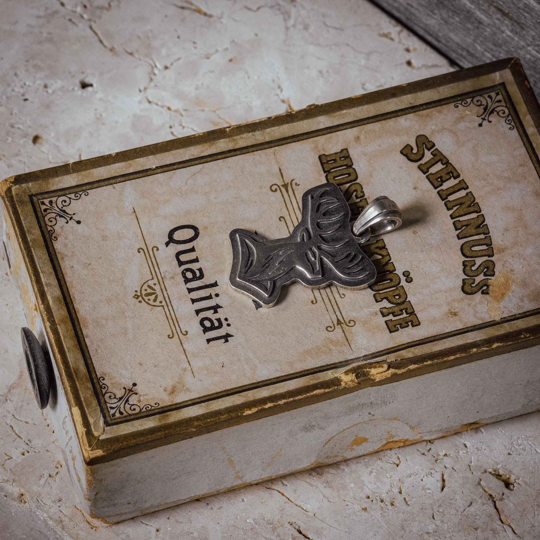 Kettenanhänger „Hirsch“ – geschwärzt in Sterlingsilber