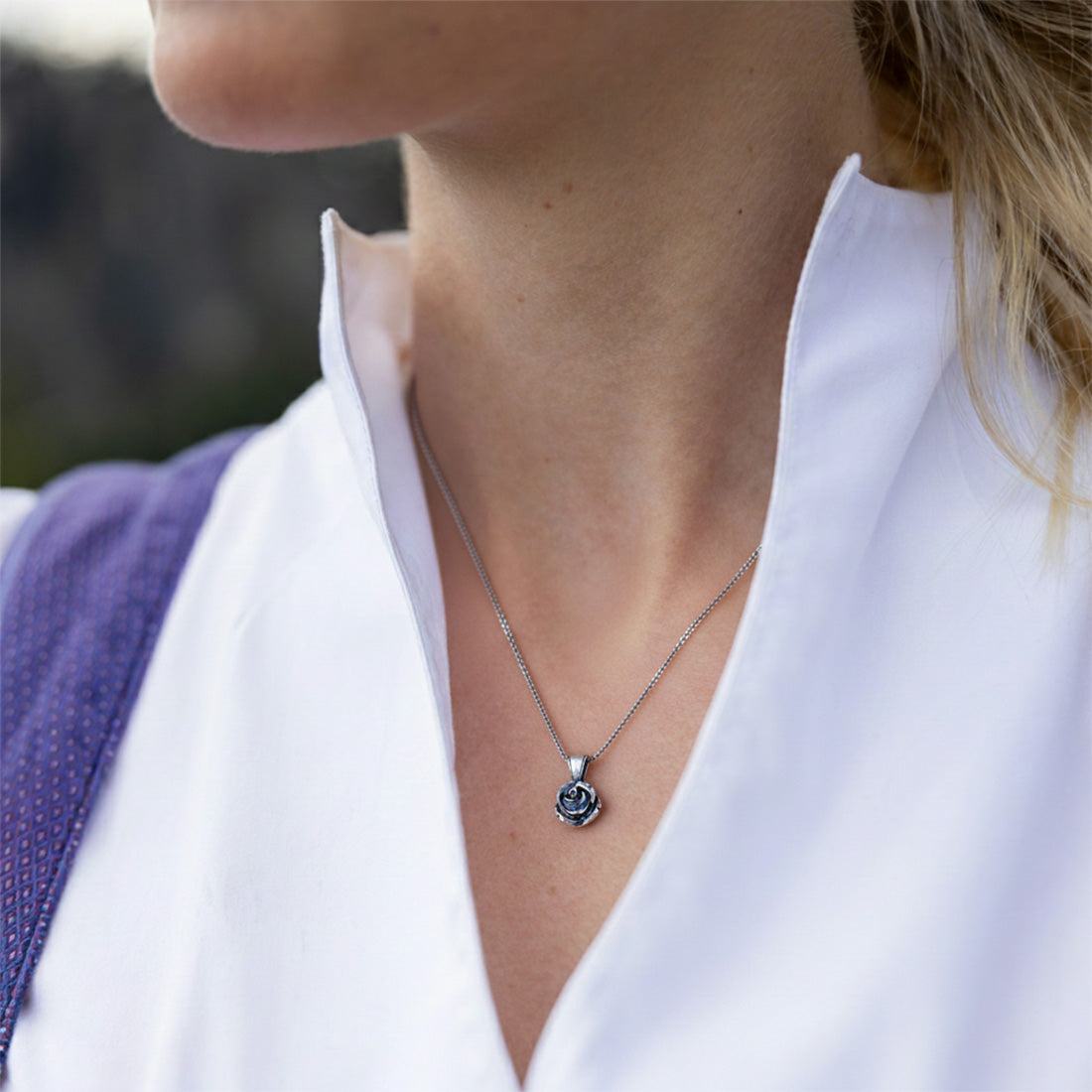 Halskette „geschwärzte Rose“