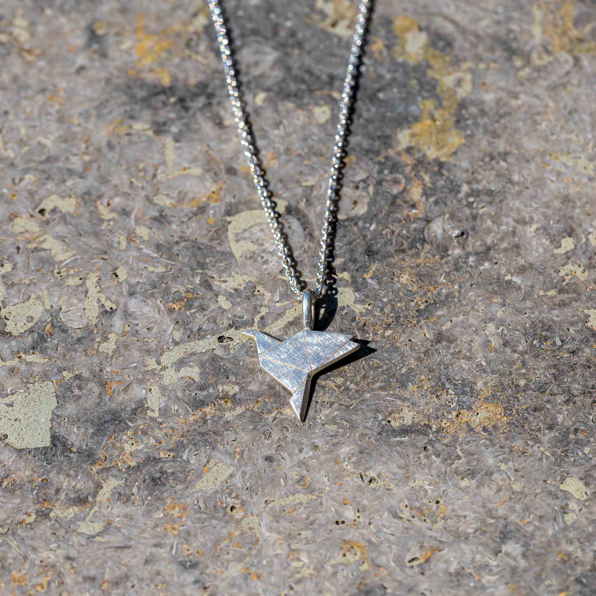 Anhänger "Friedenstaube" mit Ankerkette aus Sterlingsilber