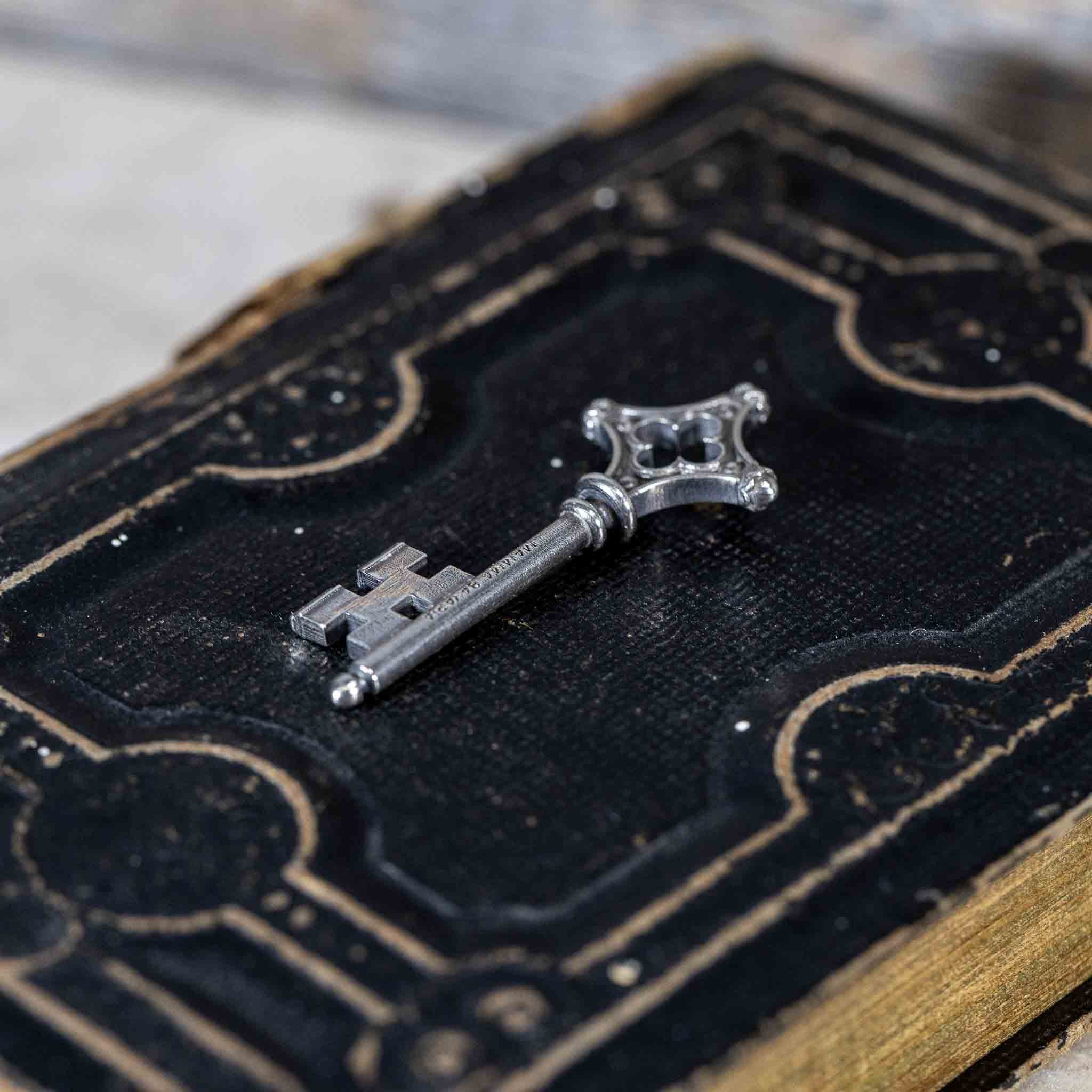 Anhänger "Schlüssel Hüter des Schatzes" Edition